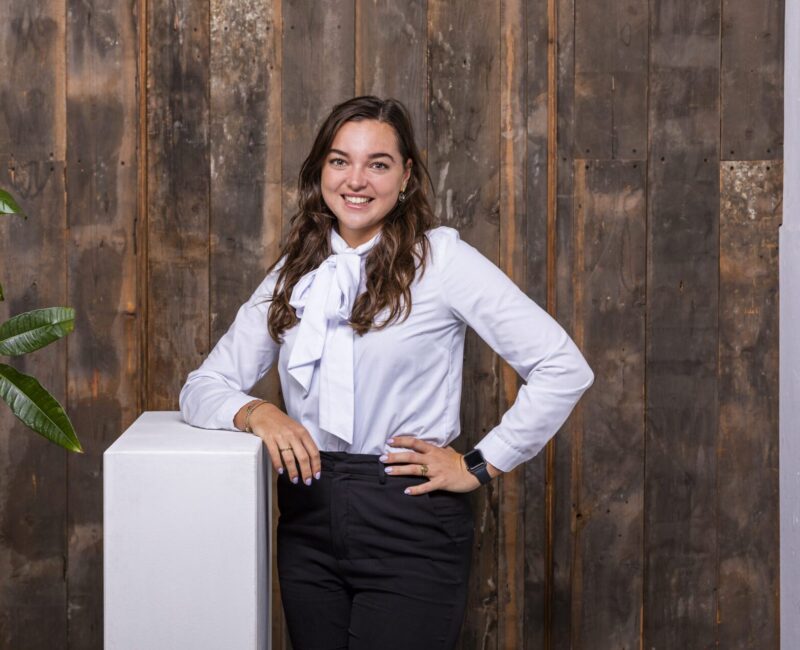 Loes Mennen HR (Human resources) expert | Please