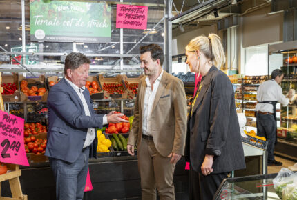 Beej Benders 2 Beej Benders | Eigenaren bij de groenteafdeling