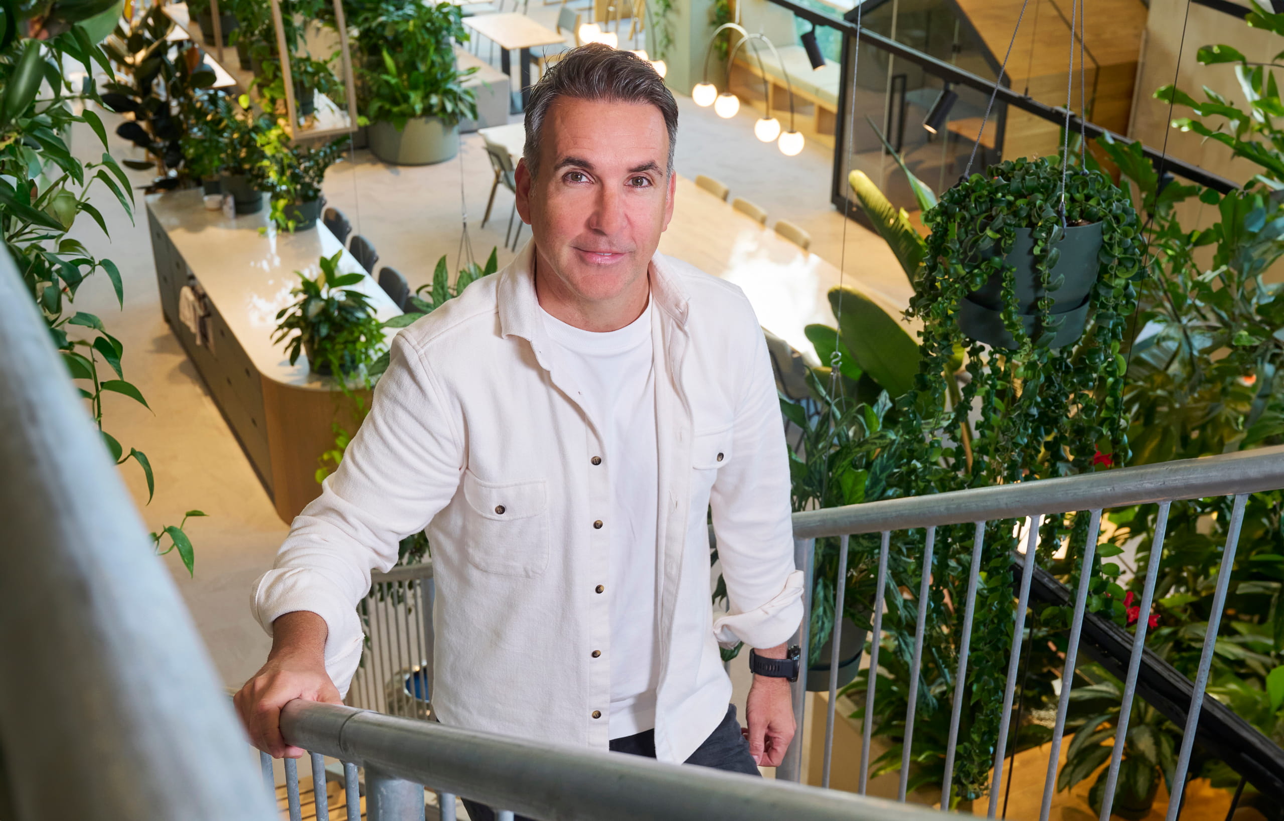 iSprout 1 Francois Eijgelshoven op de trap, in de achtergrond het kantoor | iSprout